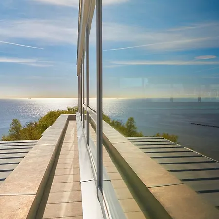 First Diamond * Sellin