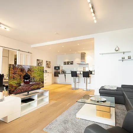 Apartament First Diamond *