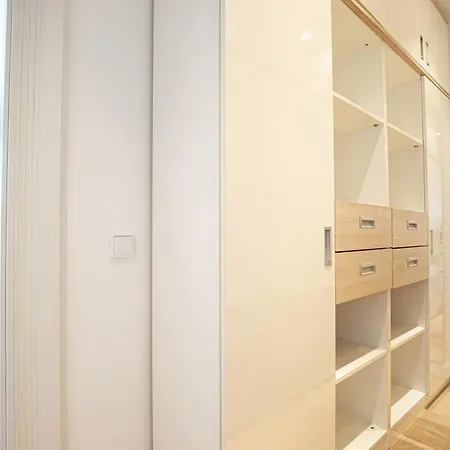 First Diamond Sellin